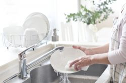 EKO koncentrát AQUATIX® na ruční mytí nádobí 500ml maliny se smetanou