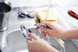 EKO koncentrát AQUATIX® na ruční mytí nádobí 500ml maliny se smetanou, náhradní náplň