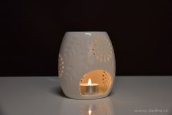 Keramická aromalampa na čajové svíčky, lesklá bílá s krajkovým dekorem